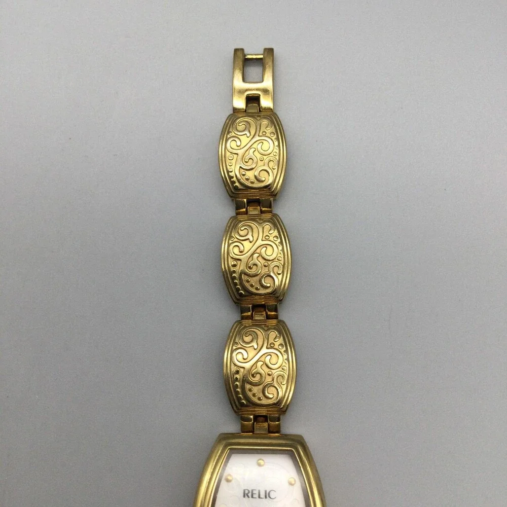 Relic Womens Watch 17mm Gold Tone Dress Bracelet ZR33590 New Battery 5.75